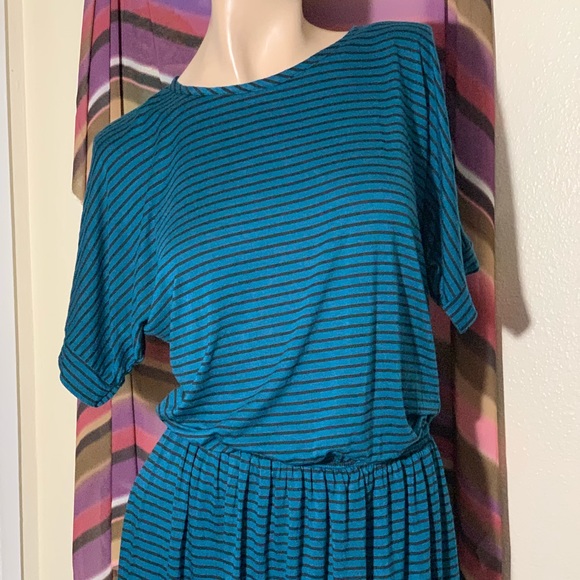 🛒5/$25 Women’s Dress - Picture 5 of 5
